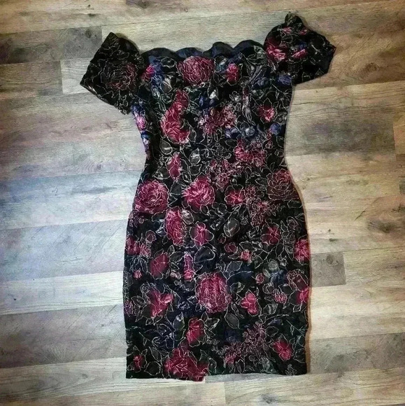 Vintage Steppin' Out 80's/90's Black Floral Rose Velvet Off-the-Shoulder Dress 9 - Picture 2 of 9